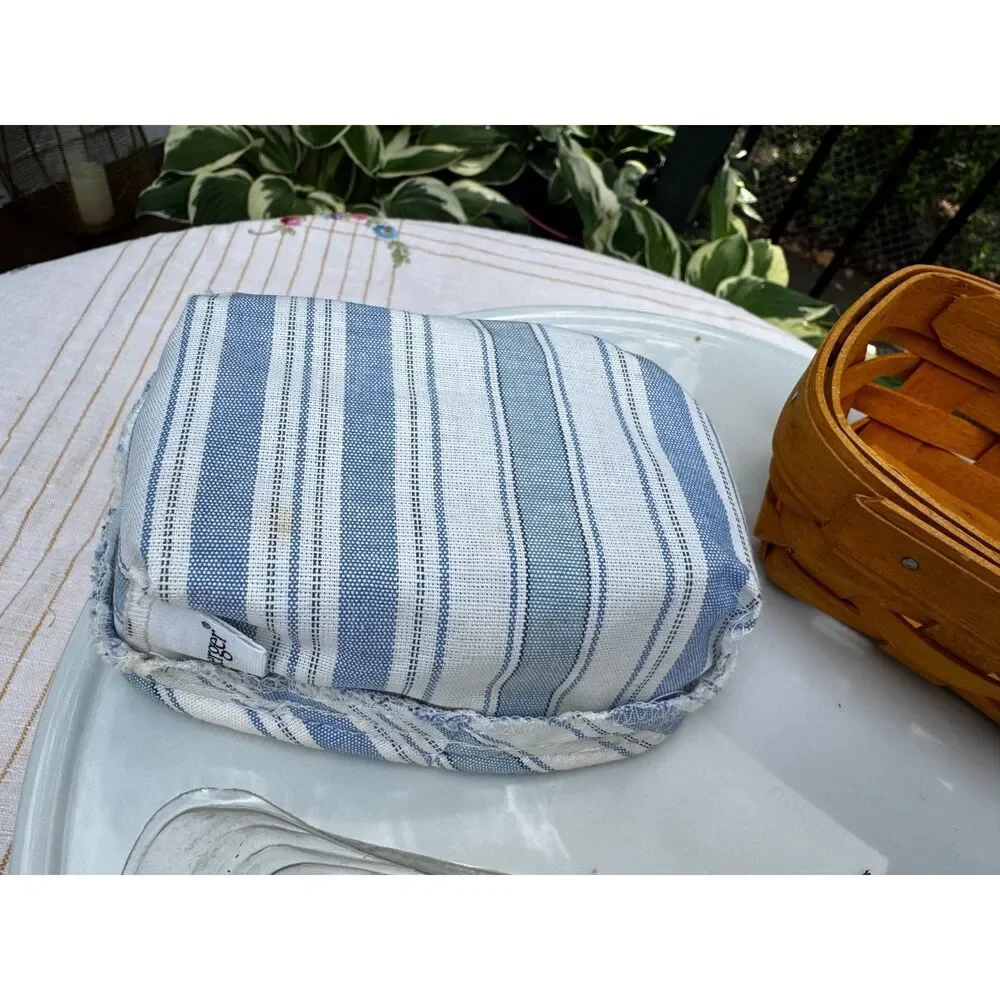 Vintage Longaberger Basket; small; with liner and plastic insert